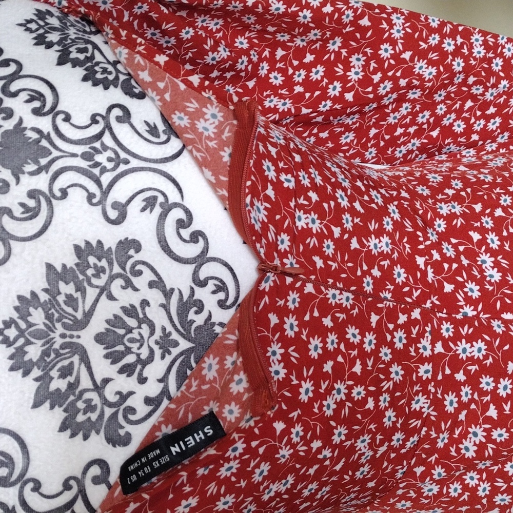 Dress - Picture 3 of 6